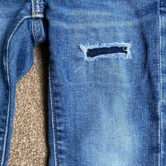 Old navy ripped and repaired flex max slim 5 - Picture 3 of 7